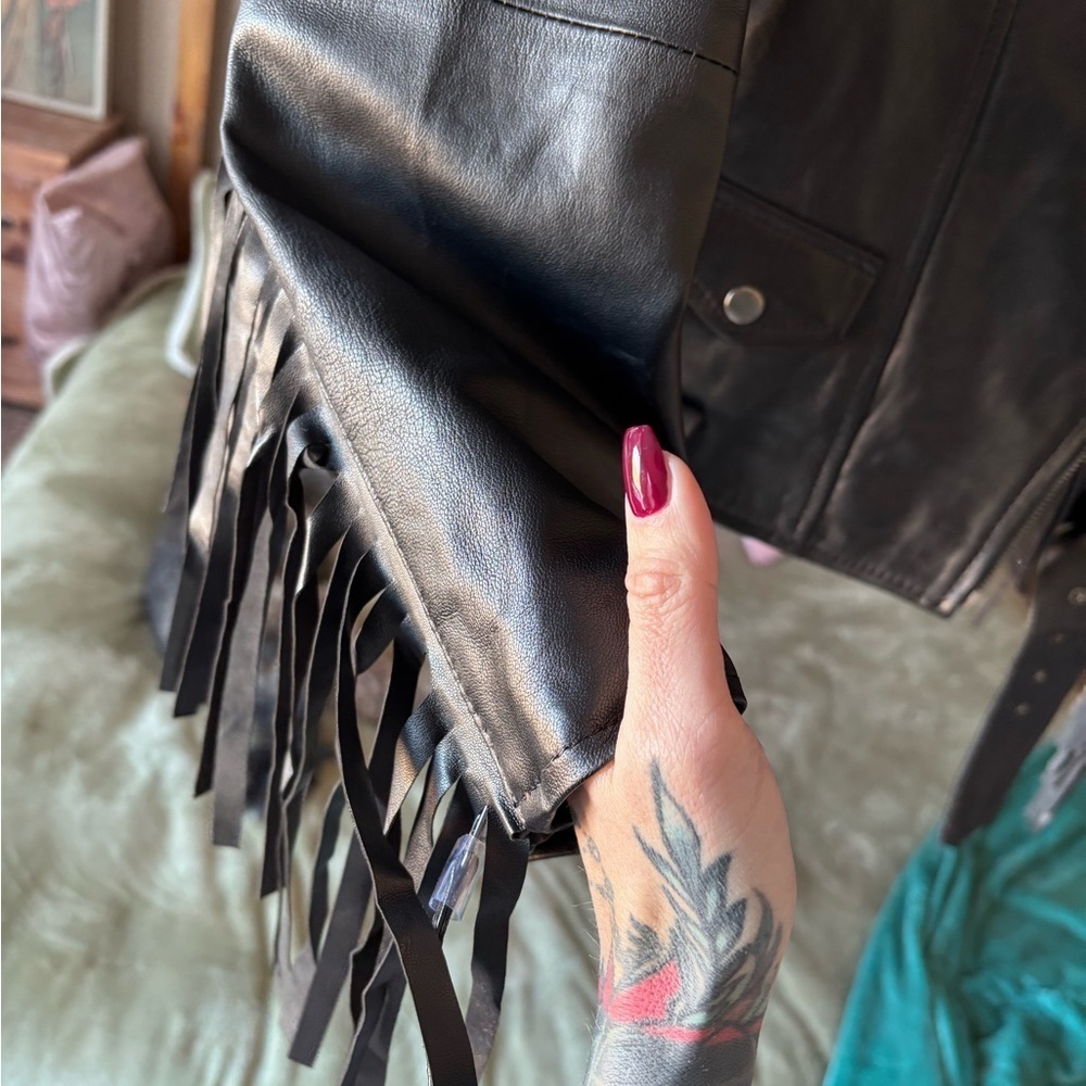 Nasty gal/ Vegan Leather Fringe Hitched Jacket / M - Picture 5 of 6